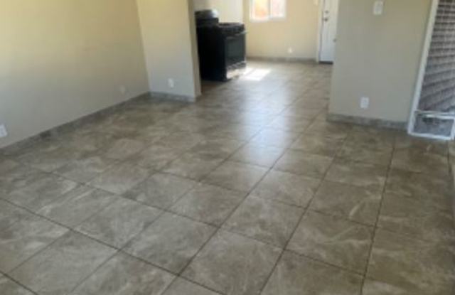 4705 E 57th St B - 4705 East 57th Street, Maywood, CA 90270