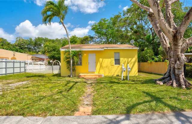 1085 NE 128th St photos photos