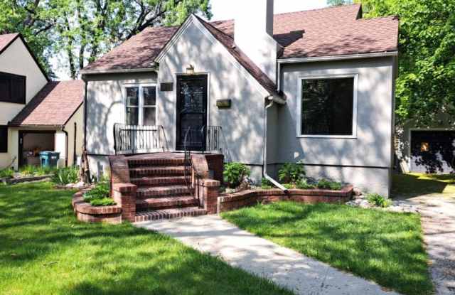 2416 PIne St - 2416 Pine Street, Billings, MT 59101