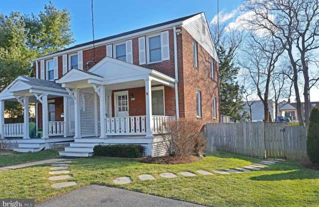 2609 FARMINGTON DRIVE - 2609 Farmington Drive, Huntington, VA 22303