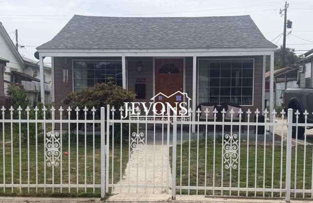 Charming Single-Family Home in a Great Yakima Location! photos photos