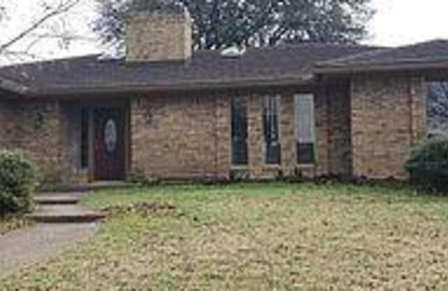 2512 Fairview Drive Gallery 3