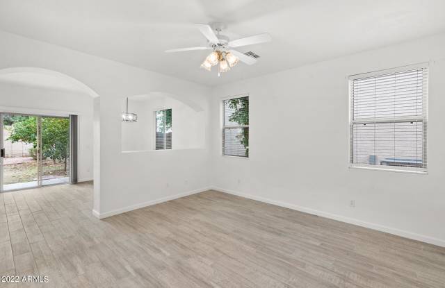 1750 W UNION HILLS Drive Gallery 4