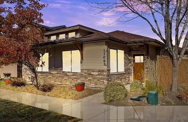 The perfect 3 bed 2 bath patio home in the beautiful Hazelwood community just off Lake Hazel and Five Mile Rd. photos photos