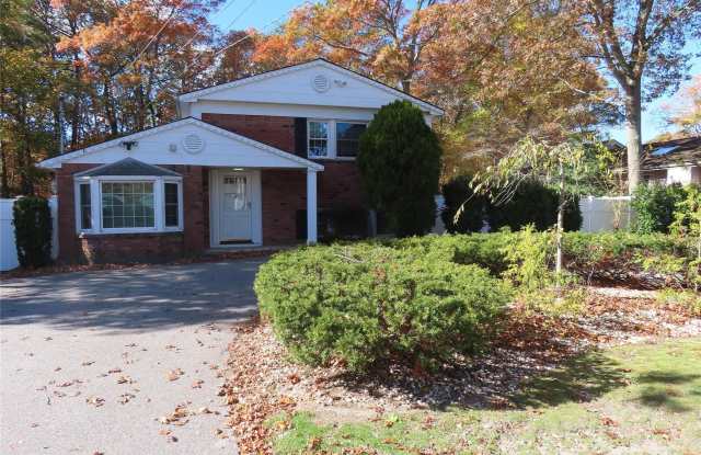 1210 Smithtown Avenue unit: Upper - 1210 Smithtown Avenue, Bohemia, NY 11716