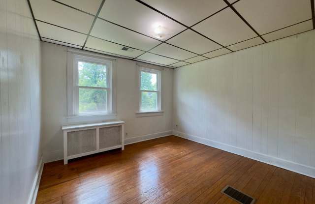 Charming 3 Bedroom/1.5 Bathroom Home in Hamilton, MD! photos photos