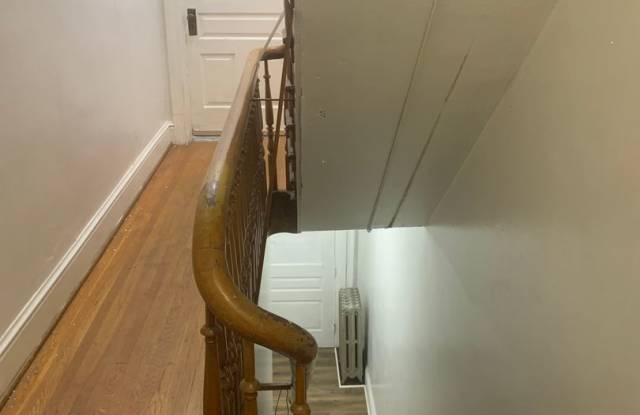 2 Bedroom 2nd Floor Apartment Close to YMCA York City SD photos photos