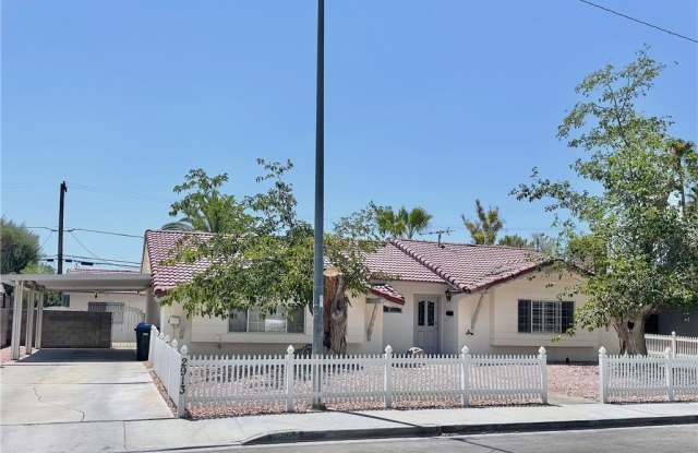 2913 Colanthe Avenue photos photos