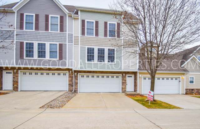2 Bedroom, 2 1/2 Bath Townhome in Urbandale photos photos