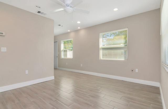 Stunning Newly Renovated 3-Bedroom, 2-Bath Duplex in Prime Bradenton Location! photos photos