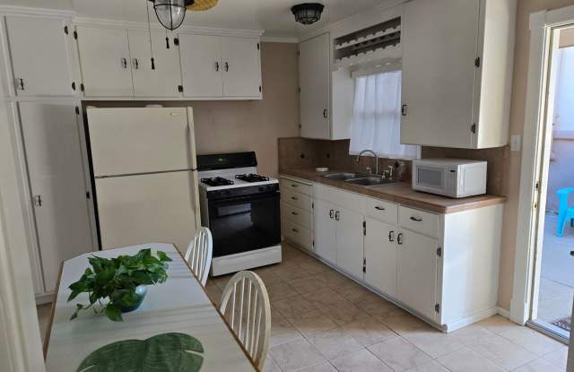 1 bedroom apartment-steps from the beach - 165 Addie Street, Pismo Beach, CA 93449 1 bedroom apartment-steps from the beach - 165 Addie Street, Pismo Beach, CA 93449