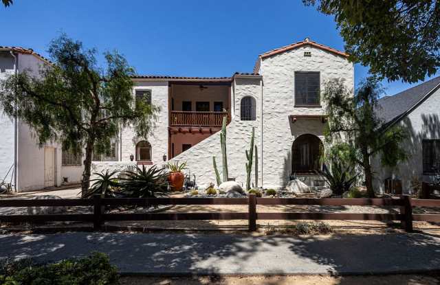 Beautifully Restored 3BR Miracle Mile Duplex | 1,725 SF | Near Metro D Line photos photos