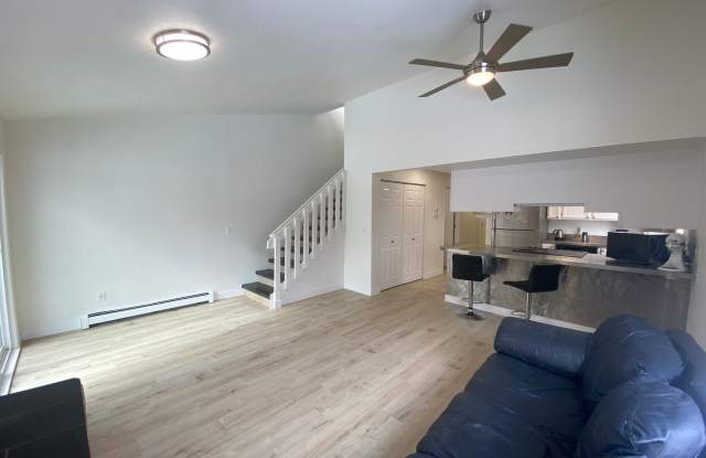 Well maintained 2 bed, 1.5 Bath Townhouse in West Anchorage! photos photos