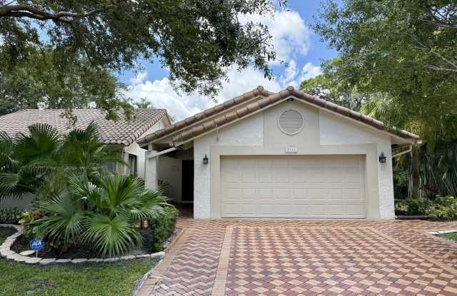 2711 NW 26th Circle photos photos