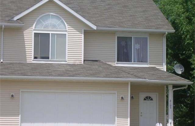 RENOVATED 4 bed 3.5 bath Duplex - Available for IMMEDIATE move in photos photos