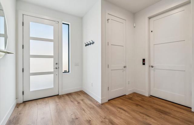 Luxury Rowhome Near Cherry Creek Gallery 4