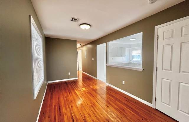 7100 Durham Avenue Gallery 3