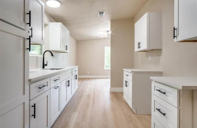 2406 White Oak Trail photos photos