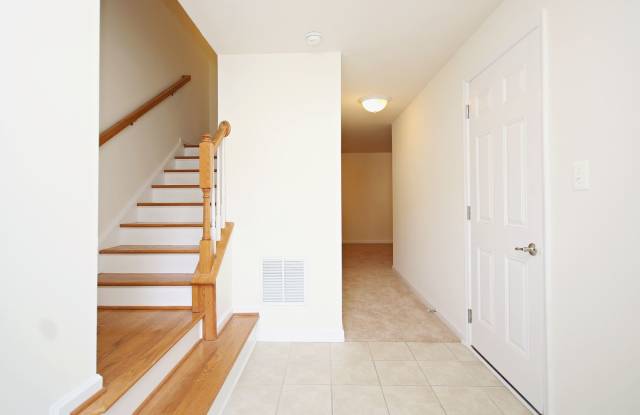 Pavilions at Pantops Townhome With Attached 1-Car Garage Gallery 3