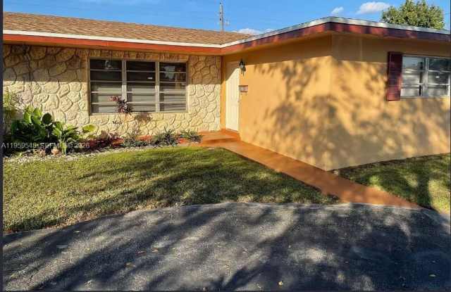 7061 NW 15th St photos photos