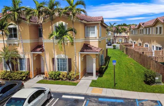 8242 NW 107th Ct Gallery 1