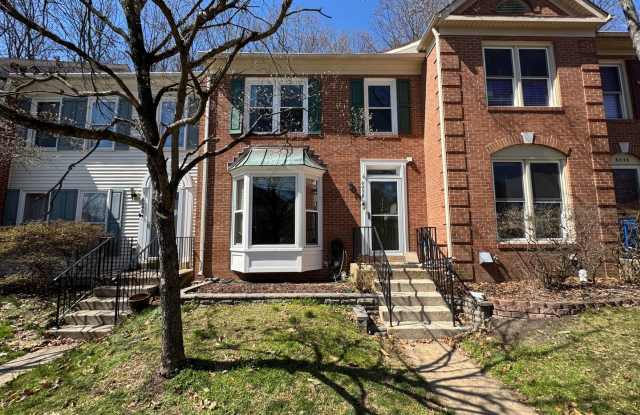 Gorgeous 3 Bed 2/2 Bath Interior Townhome In Little Rocky Run photos photos