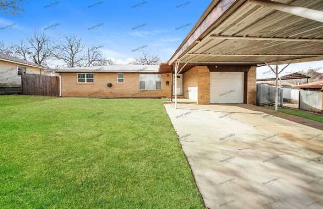 2205 Harold Court - 2205 Harold Court, Midwest City, OK 73110