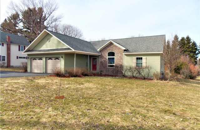 405 Dodge Avenue - 405 Dodge Avenue, Sackets Harbor, NY 13685