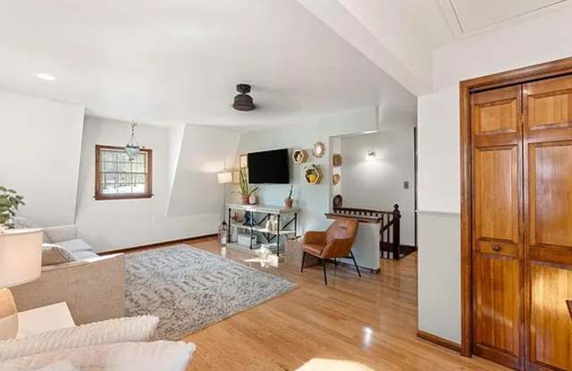 Charming 3-Bed/2-Bath Home in Upper Makefield Township. Available NOW! Gallery 3