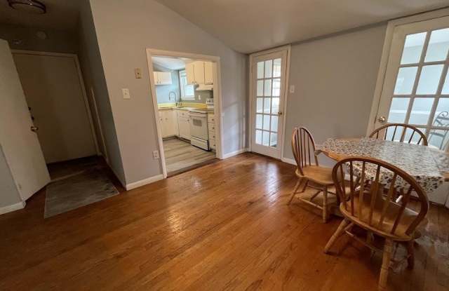 12324 GREENSPRING Avenue Gallery 3