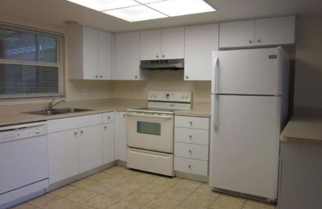 14711 Lake Forest Drive Gallery 3
