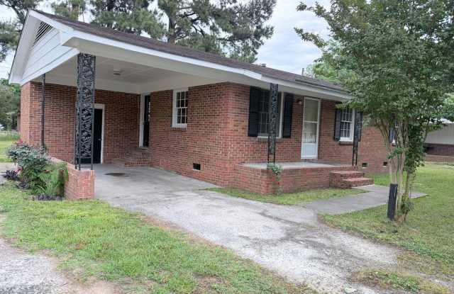 3 Bedroom 1 Bathroom House Located in Laurinburg, NC photos photos 3 Bedroom 1 Bathroom House Located in Laurinburg, NC photos photos