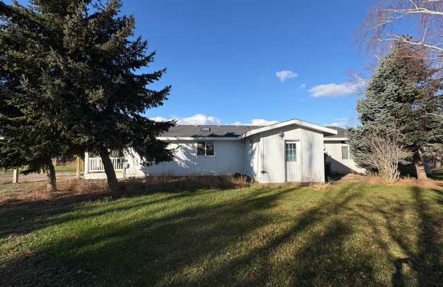 Country LIving - 8502 Washington 283, Grant County, WA 98823