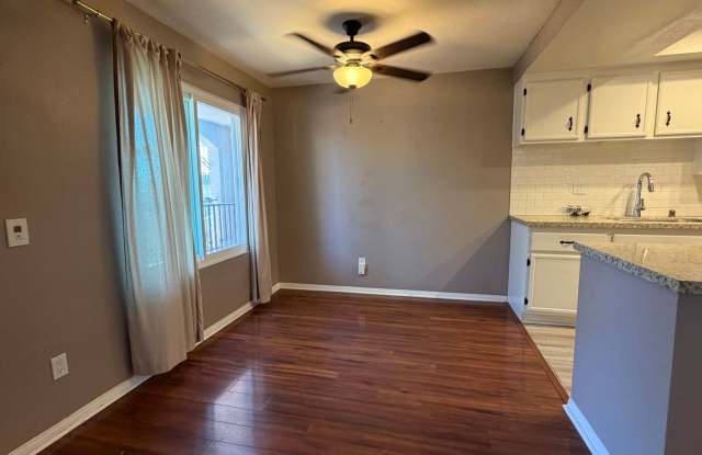Stylish & Comfortable Townhome in Point Loma Gallery 1
