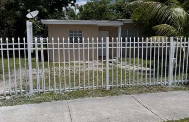1365 Nw 115th St photos photos
