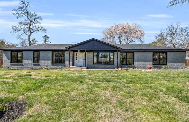 104 Balsam Road - 104 Balsam Road, Hendersonville, NC 28792