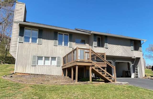 COMING SOON! Large 4 bedroom / 2 bathroom pool home across from Boone Lake $2800 photos photos