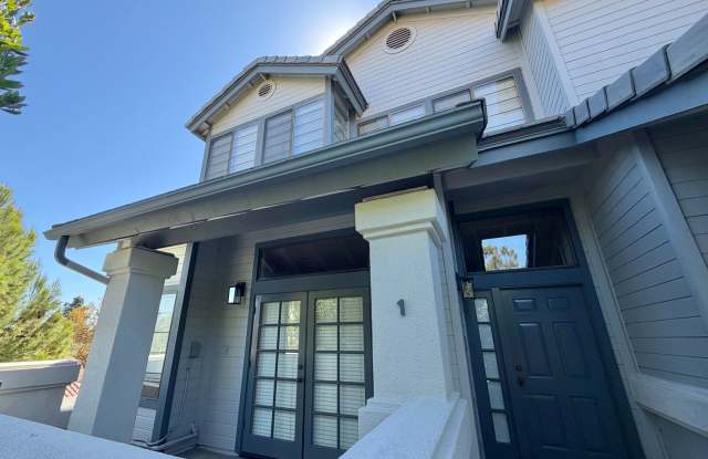 Beautiful Multi-Level Townhome in UTC! Gallery 1