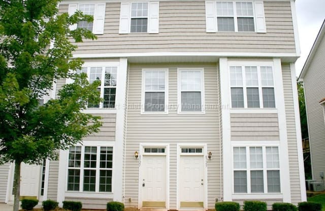 8121 Kings Creek Dr - 8121 Kings Creek Drive, Charlotte, NC 28273