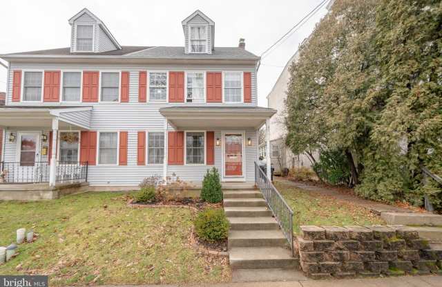 122 PENNSYLVANIA AVENUE - 122 Pennsylvania Avenue, Phoenixville, PA 19460