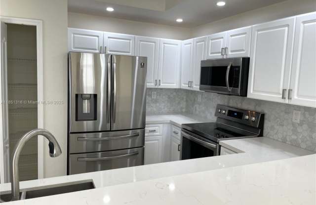 8858 W Flagler St photos photos