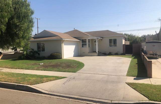 Clean 3 bedroom 1 bath Home for RENT! Call US! - 15206 Bechard Avenue, Norwalk, CA 90650