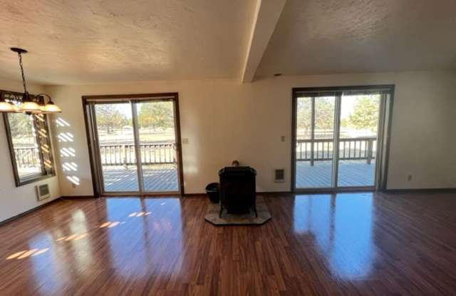 Your Dream Retreat on 5 Acres: Mountain Views and Serenity in Powell Butte! Gallery 4