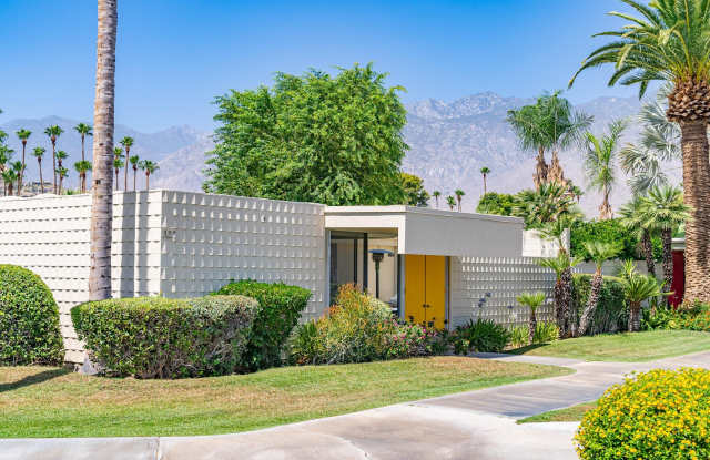 322 Desert Lakes Drive Gallery 2