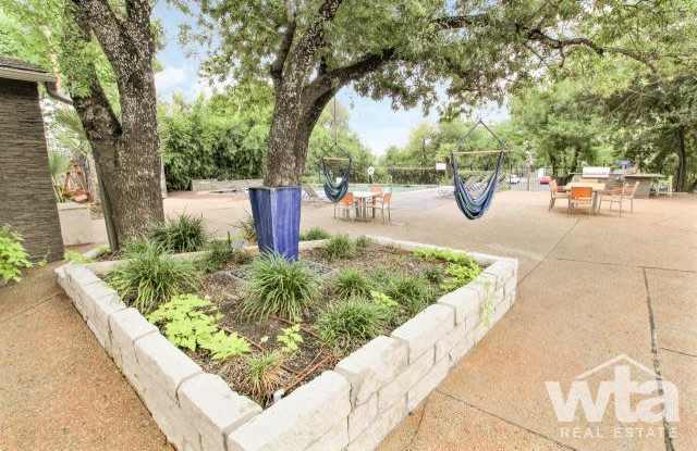 1600 ROYAL CREST DR Gallery 2