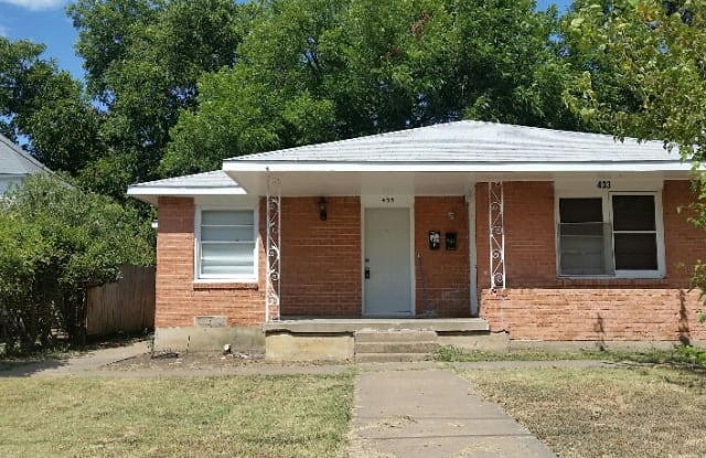 435 SW 3rd St - 435 SW 3rd St, Grand Prairie, TX 75051