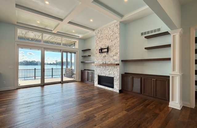 8184 Woodland Shore Dr Gallery 4