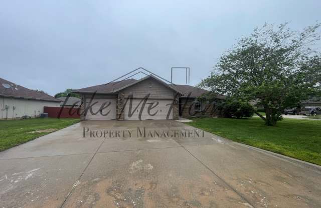 Modern 4-Bed, 2-Bath Home for Rent in Republic – 3-Car Garage & Private Fenced Yard photos photos