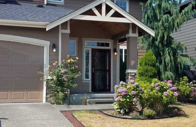 AVAILABLE NOW PLUS $500 MOVE IN CREDIT Gorgeous luxury 4 Bed Home in Bothell/Mill Creek with Garage and yard. - 730 169th Street Southwest, Martha Lake, WA 98037