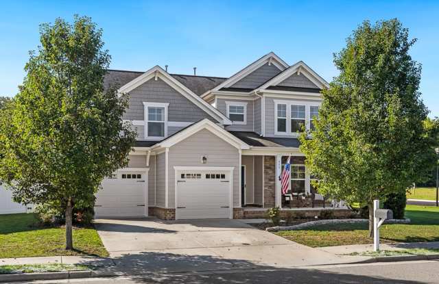 Welcome home to this beautiful 5 bedroom, 3 bathroom home in the desirable Viridian Reserve community of Chesapeake! photos photos